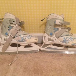 Girls ice skates age size 4-7